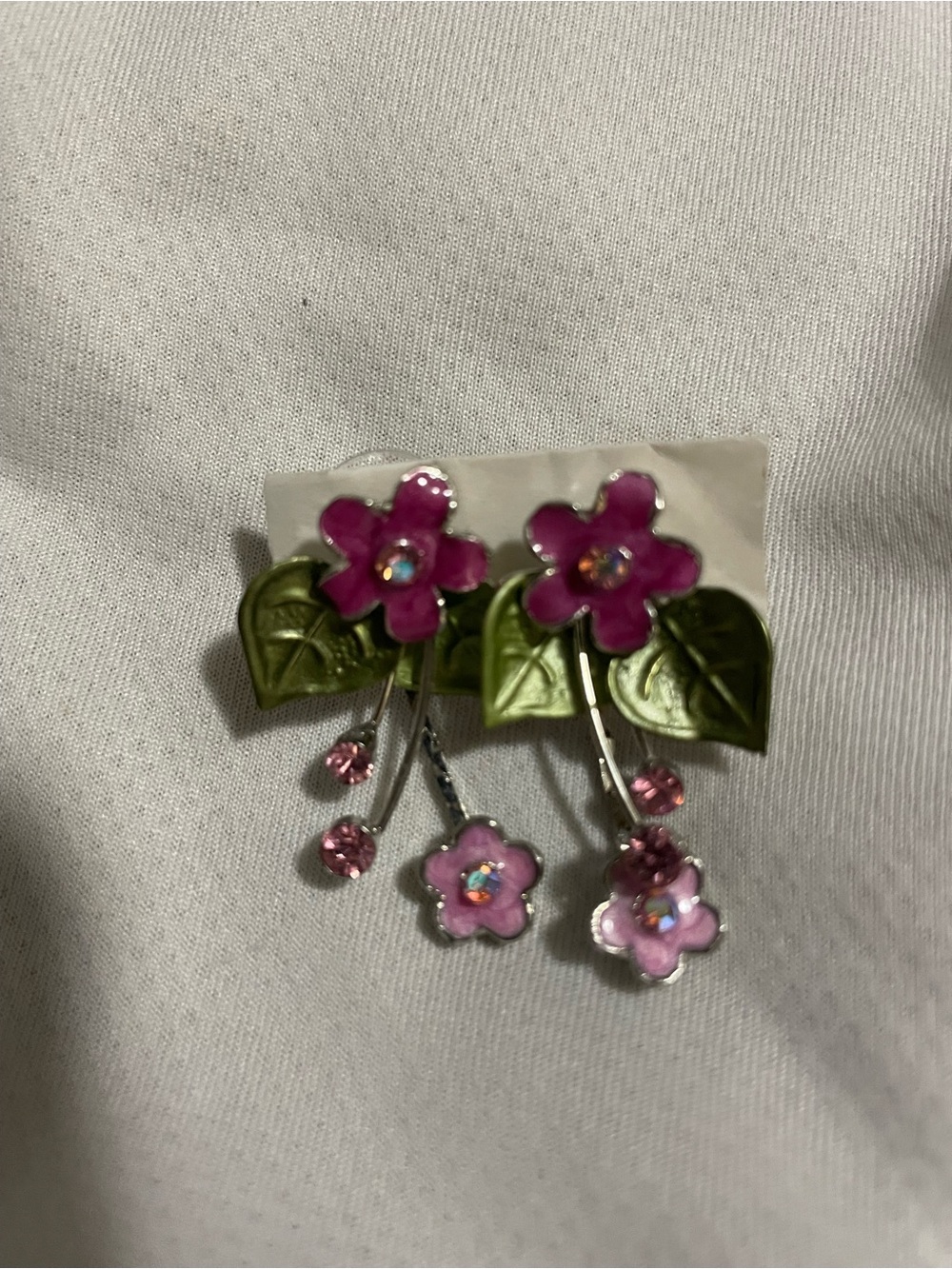 Flower dangle earrings